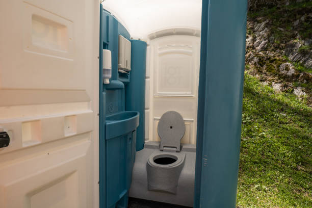 Best Portable Restroom Removal and Pickup  in Lewistown, IL